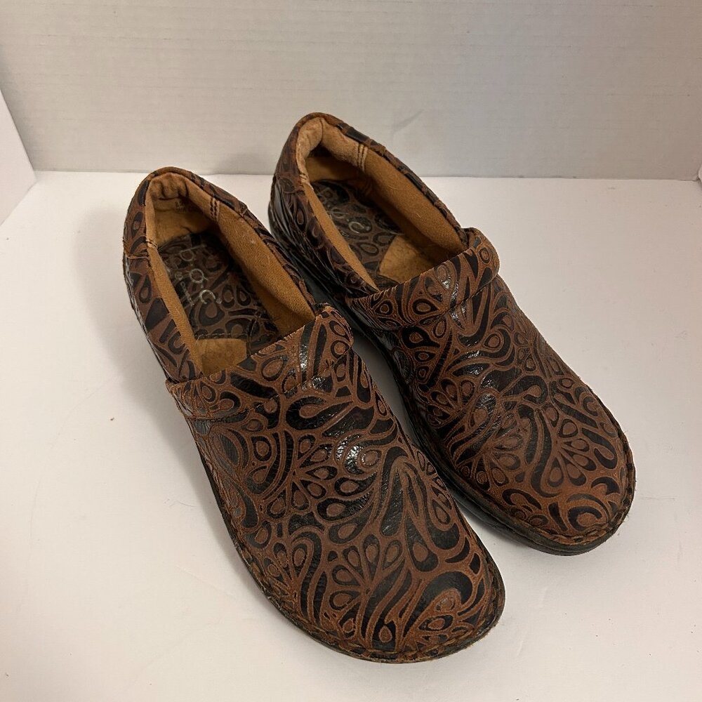 BOC by Born Brown Embossed Leather Comfort Clogs – Women’s Size 8.5